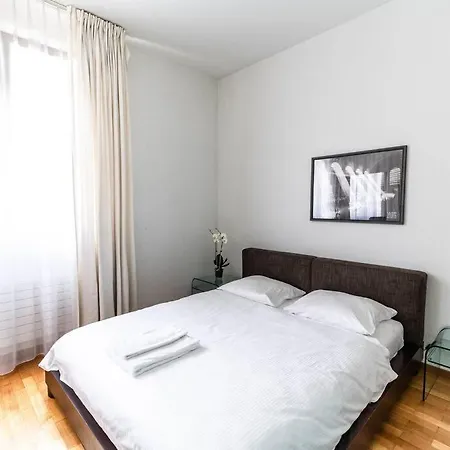 Charming 1br Flat Near - Fb1