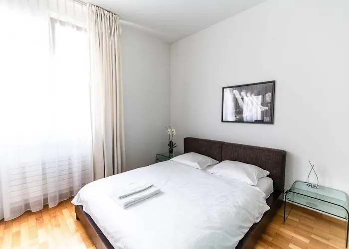 Charming 1br Flat Near - Fb1